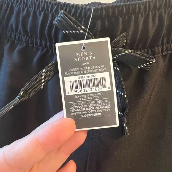 SHORTS ~ Black ~ Men’s ~ Multiple Sizes ~ New - Picture 3 of 5